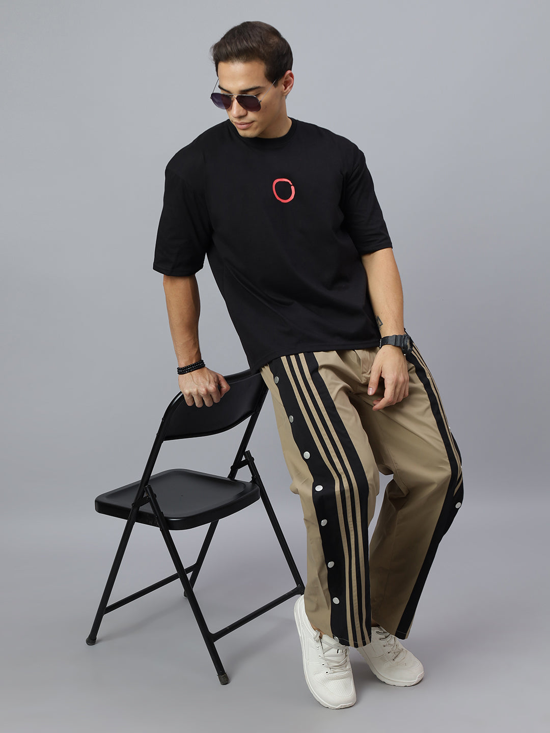 Crazy bee Oversize Back print T-shirt : WARRIOR